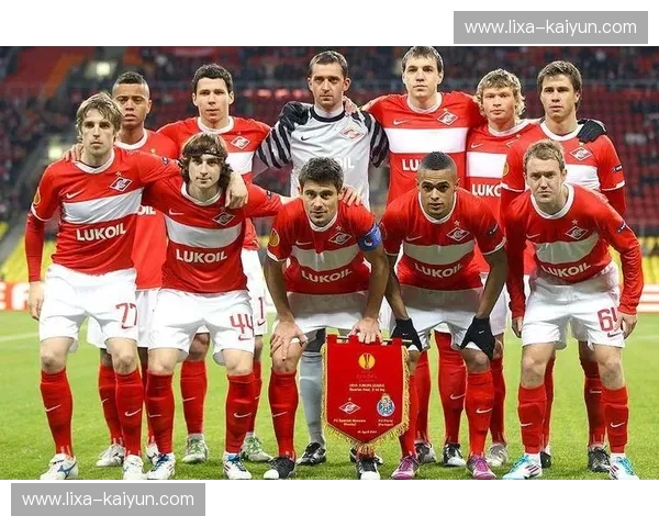 俄超双雄争霸：乌法与火车头的绿茵对决，激情碰撞，荣耀加冕